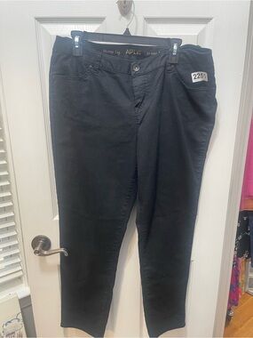 Apt. 9 Women's Black Skinny Jeans - Classic Fit